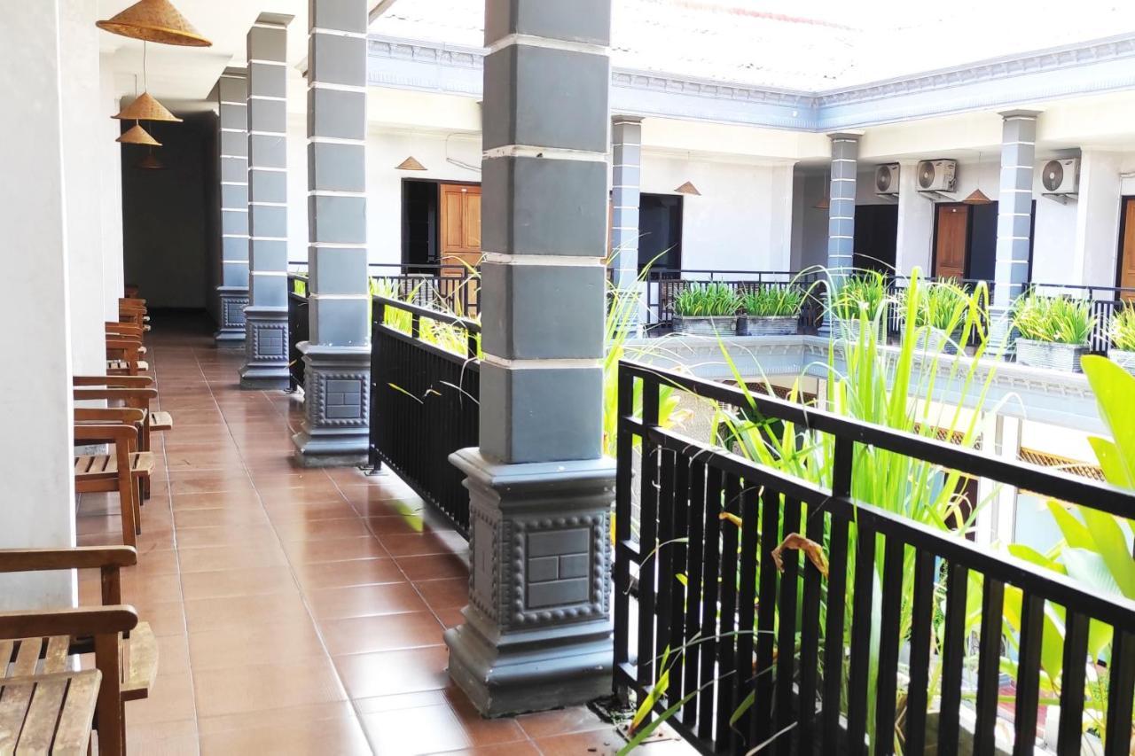 Hotel Salma Syariah Mitra Reddoorz Near Terminal Baru Kediri Kediri  Luaran gambar